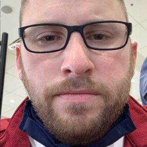 Meet your Posher, Casey